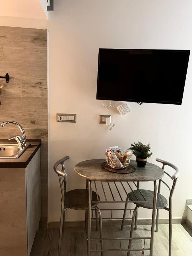La Casa Di Raffaele Napoli Centro Bed & Breakfast Bagian luar foto