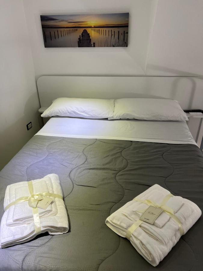 La Casa Di Raffaele Napoli Centro Bed & Breakfast Bagian luar foto