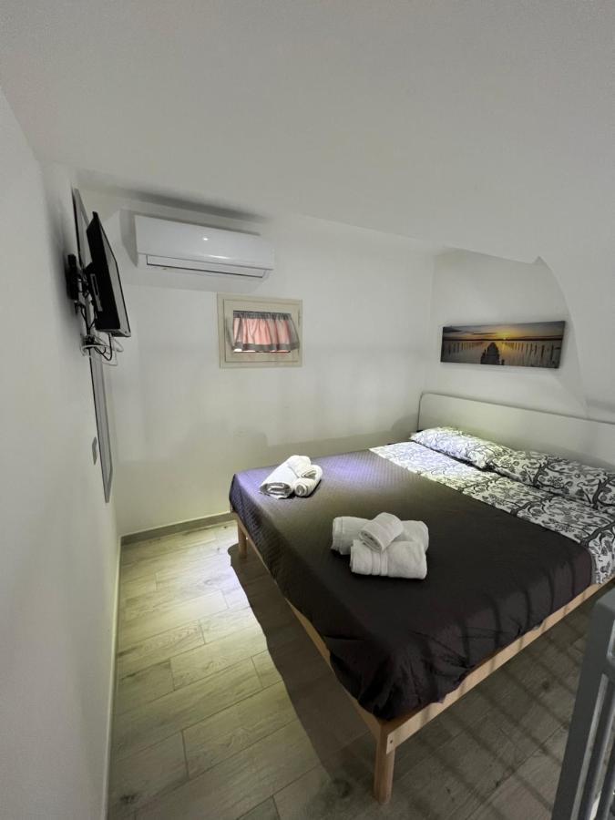La Casa Di Raffaele Napoli Centro Bed & Breakfast Bagian luar foto